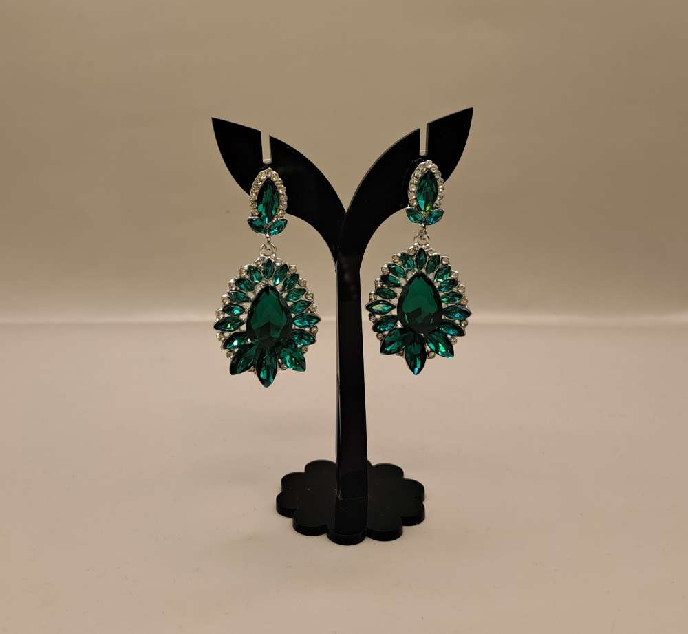 گوشواره طرح جواهر سنگ سبز