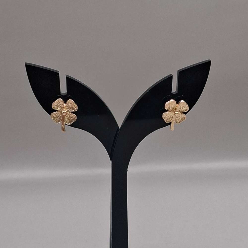 گوشواره طرح گل طلایی
