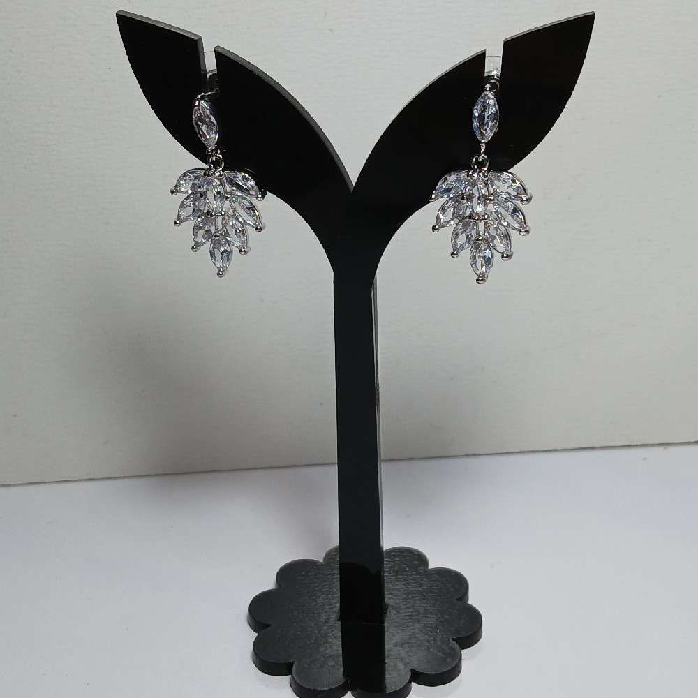 گوشواره گلبرگ طرح جواهر